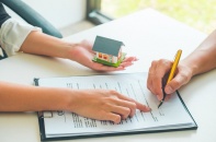 Những “cái bẫy” câu chữ trong hợp đồng mua bán nhà đất
