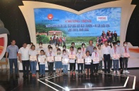 Thái Nguyên: 380 học sinh nhận học bổng Chương trình "Thắp sáng niềm tin, tiếp sức em đến trường - Vì em hiếu học"