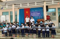 Japfa Việt Nam trao tặng 400 phần quà cho học sinh khó khăn