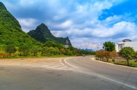 Nhiều "cú hích" khơi thông thị trường, bất động sản dần "hot" trở lại?