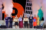 Tổ hợp hồ nước mặn tạo sóng nhân tạo Royal Wave Park xác lập "Hat-trick" kỷ lục thế giới