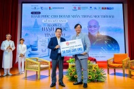 Phát Đạt tài trợ học bổng cho sinh viên trường Đại học Quốc tế Hồng Bàng