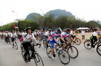 600 vận động viên tham gia Giải đạp xe "Vì môi trường xanh" tại Cung đường di sản Tràng An