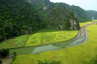 Hàng ngàn du khách tham dự khai mạc Tuần du lịch Ninh Bình 2024