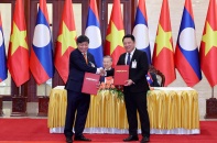 Vietjet trao thỏa thuận tăng cường kết nối vận tải hàng không Việt Nam - Lào