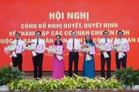Đồng Tháp công bố các quyết định về sắp xếp bộ máy và công tác cán bộ