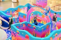 Nghỉ hè giữa thành phố lên ngôi, các gia đình hiện đại rủ nhau đi trung tâm thương mại "nghỉ dưỡng” kiểu mới