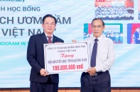 Cathay Life tài trợ 100 triệu đồng cho hội khuyến học tỉnh Quảng Nam