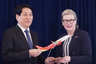 Chủ tịch nước Lương Cường chứng kiến Vietjet nhận bàn giao tàu bay Boeing đầu tiên: Dấu mốc 30 năm quan hệ Việt Nam - Hoa Kỳ Chủ tịch nước Lương Cường chứng kiến Vietjet nhận bàn giao tàu bay Boeing đầu tiên: Dấu mốc 30 năm quan hệ Việt Nam - Hoa Kỳ