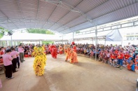 Mang ánh trăng yêu thương đến trẻ em vùng xa cùng C.P. Việt Nam