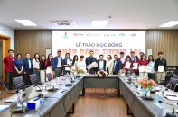Quỹ Văn hóa DB Kim Jun Ki trao tặng học bổng cho sinh viên 9 trường đại học thuộc VECOM