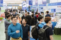 VIETNAM EXPO 2026 thu hút 6.500 lượt khách ngay trong ngày đầu tiên