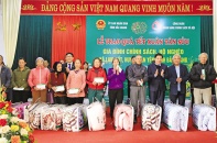 Món quà Tết mang tâm tình của người cán bộ áo hồng