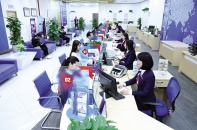 Hào phóng chia cổ tức cao, nhà băng tranh thủ tích lũy “của để dành”