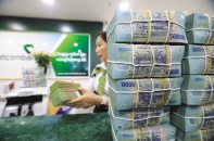 Ngân hàng vẫn “toát mồ hôi” với nợ xấu