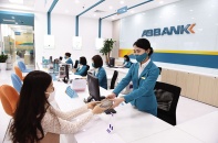 Ngân hàng kiếm bộn nhờ chênh lệch lãi vay