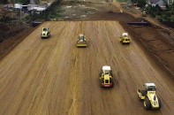 Chống dịch tốt và tiêm vắc xin diện rộng là tiền đề để kinh tế hồi phục mạnh mẽ