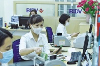 Mập mờ giảm lãi suất, ngân hàng khó được cấp room tín dụng?