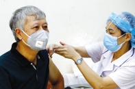 Việt Nam với "vũ khí đa nhiệm" độc đáo chống dịch