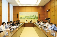 Quốc hội lo “sức khỏe” người dân, doanh nghiệp