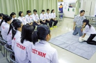 Mở cửa đường bay: Xuất khẩu lao động hụt cả nguồn cung lẫn thị trường