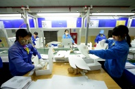 “Nới” trần giờ làm thêm: Có nên mở toang cho toàn bộ các ngành nghề