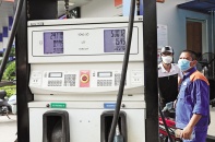 Giá xăng tăng, áp lực dồn lên lạm phát và điều hành vĩ mô