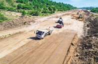 Nhà thầu cao tốc Bắc - Nam quay cuồng trong bão giá