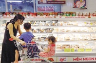 Hàng hóa vẫn đắt đỏ dù giá xăng dầu hạ nhiệt
