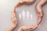 Bảo hiểm và mặt trái tăng trưởng nóng