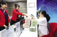 Sóng ngầm lãi suất và sự phân hóa ngân hàng