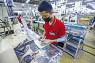 Vốn FDI chờ chốt thuế quan để tăng tốc
