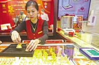 Vàng trong nước đắt hơn vàng thế giới bao nhiêu thì yên tâm?