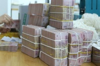 Tín dụng tăng mạnh, lãi suất tiết kiệm khó đứng yên