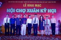 TP. HCM: Hội chợ Xuân Kỷ Hợi quận Tân Bình tặng 50 suất quà cho hộ gia đình khó khăn