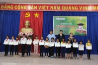 Báo Đầu tư trao 60 suất học bổng cho học sinh tỉnh Ninh Thuận