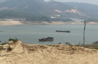 Để khai thác khoáng sản trái phép, người đứng đầu chính quyền địa phương sẽ chịu trách nhiệm