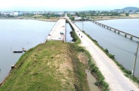 Xây cầu xong nhưng chậm hoàn thành đường dẫn: Quảng Nam chỉ đạo khẩn trương tháo gỡ  