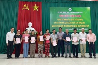 Hàng chục hộ dân ở Đà Nẵng nhận sổ đỏ từ cấp phường