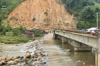 Dự án cầu hàng chục tỷ đồng ở miền núi Đà Nẵng liên tục trễ hẹn