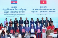 Thủ tướng kêu gọi doanh nghiệp Việt Nam - Campuchia tiếp tục hợp tác đầu tư, tăng cường kết nối
