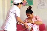 Nestlé Việt Nam hỗ trợ nuôi con bằng sữa mẹ 