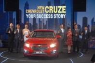 Chevrolet Cruze: Xe hạng C giá rẻ giật mình