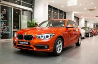 BMW series 1 chạy 100 km hết 5 lít xăng 