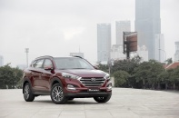 Hyundai Santa Fe, Tuson, Elantra tặng người mua 30 triệu đồng  