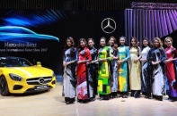 Mercedes-Benz Việt Nam kết hợp với Áo dài tại VIMS 2017 