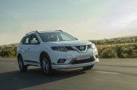 Dính bão triệu hồi, đối thủ vây ráp, Nissan vội vã giảm giá tới 127 triệu đồng