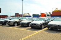 126 container chứa xe BMW, MINI "treo bánh" đã được tái xuất khỏi Việt Nam