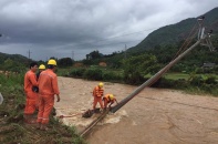 Nhiều tỉnh miền Bắc ngập lụt nặng, lưới điện thiệt hại không nhỏ