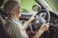 Công nghệ - giải pháp giúp người cao tuổi lái xe độc lập 
